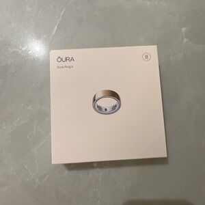Oura Ring 4 Gold Size 8